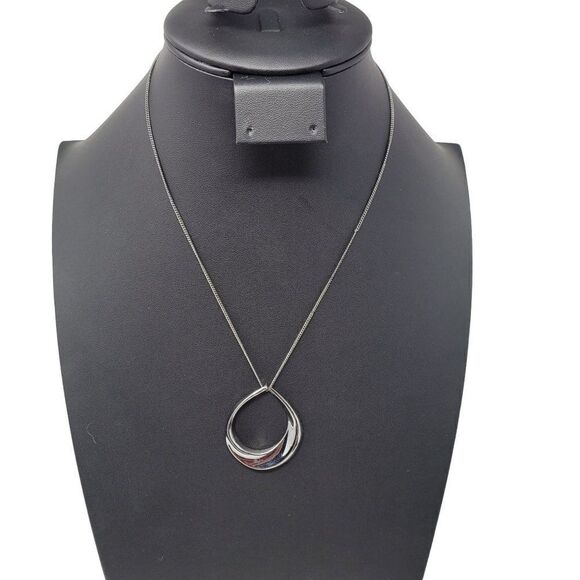 New York & Company Princess Necklace Tourmaline Gunmetal Twisted Circle Pendant - Picture 1 of 9